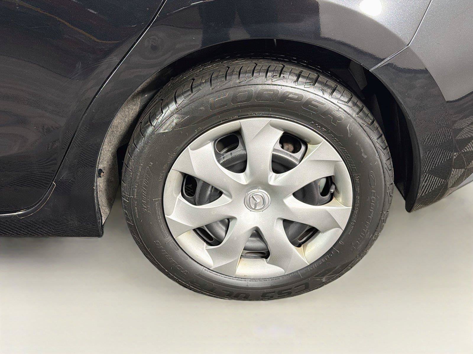 Used 2014 MAZDA MAZDA3 i Sport FWD image 32