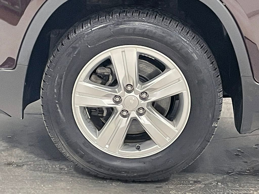 Used 2021 Chevrolet Trax LS w/ Tint and Cruise Package AWD/4WD image 16