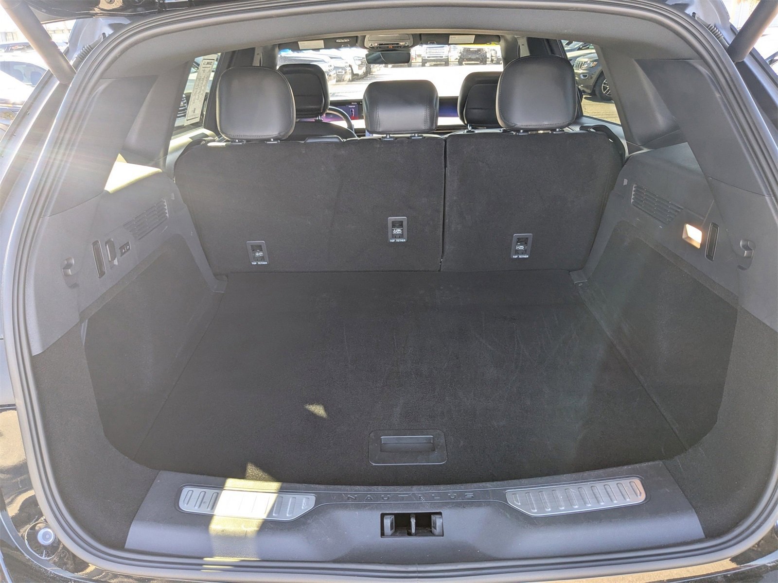 Used 2024 Lincoln Nautilus Reserve w/ Jet Appearance Package (87T) image 13