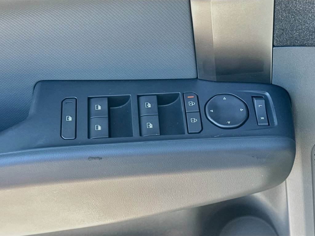 New 2027 Kia EV3 Wind FWD image 18