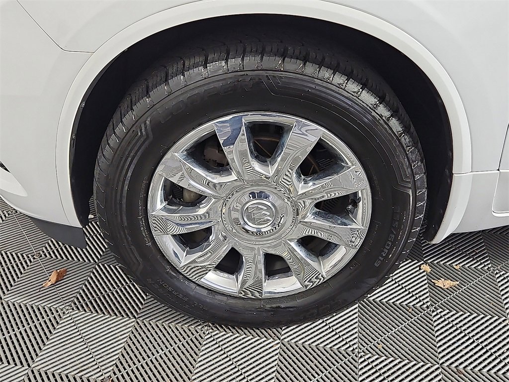 Used 2017 Buick Enclave Leather image 11