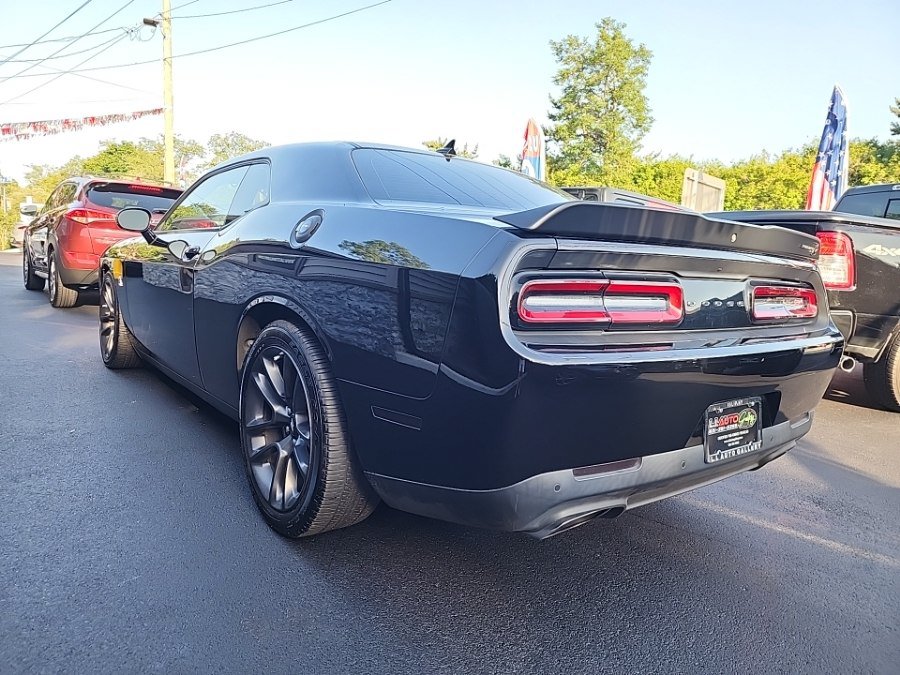 Used 2021 Dodge Challenger R/T Scat Pack RWD image 2