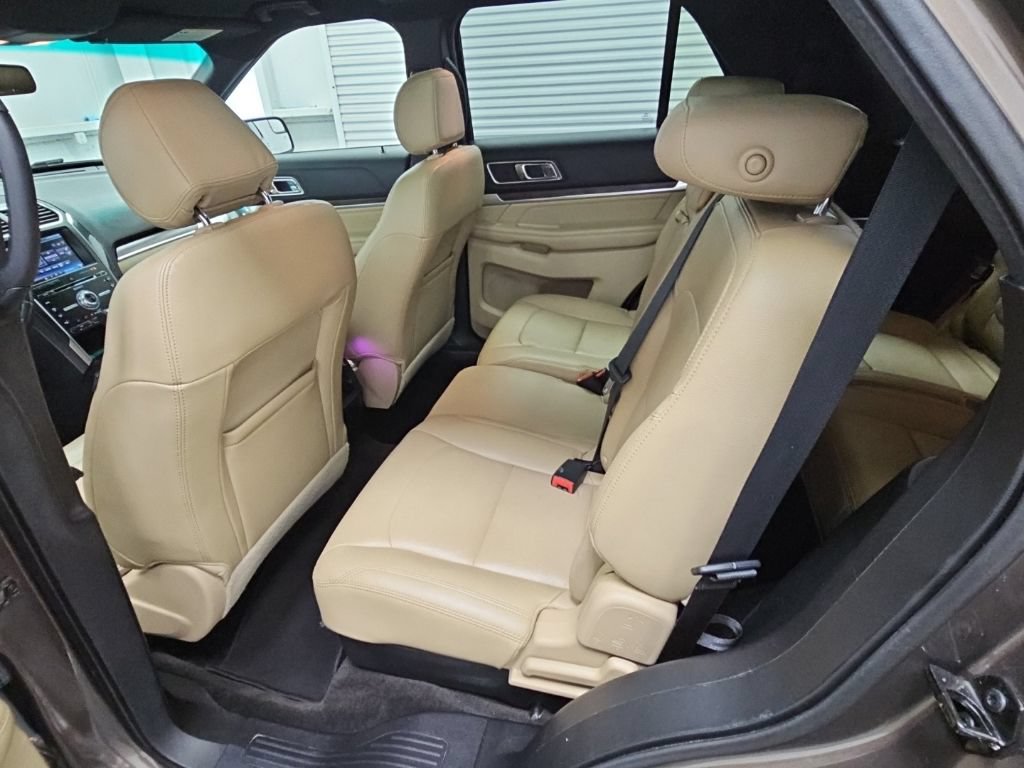 Used 2016 Ford Explorer Limited FWD image 29
