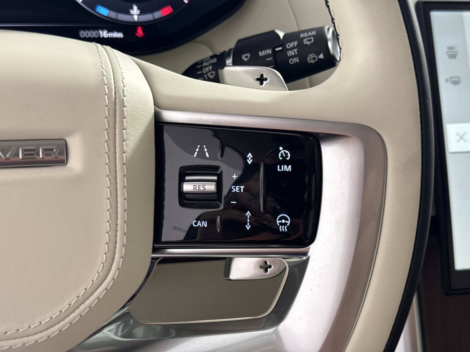 New 2026 Land Rover Range Rover SE AWD/4WD image 32