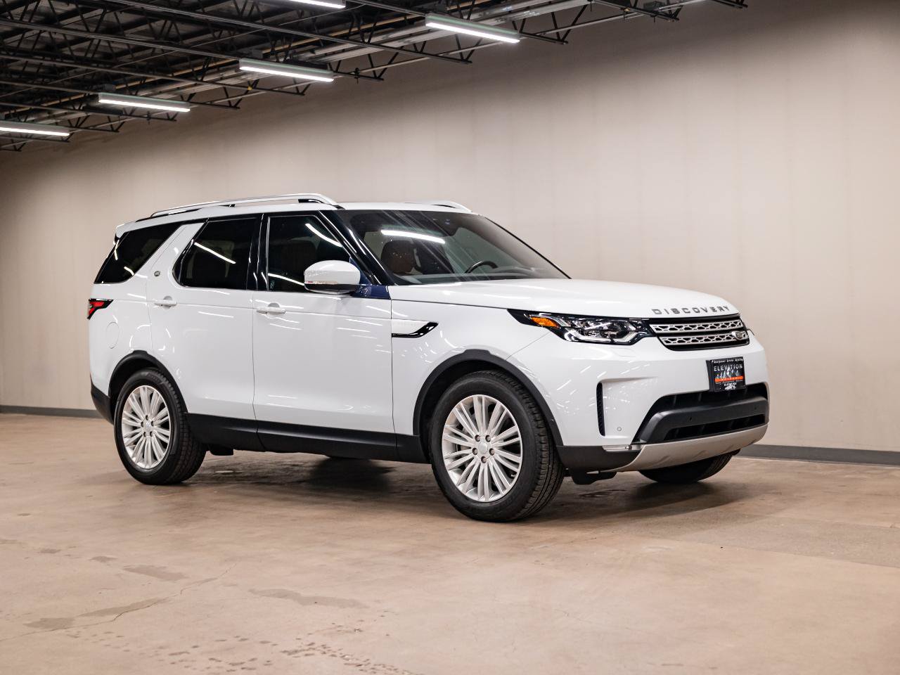 Used 2019 Land Rover Discovery HSE AWD/4WD image 7