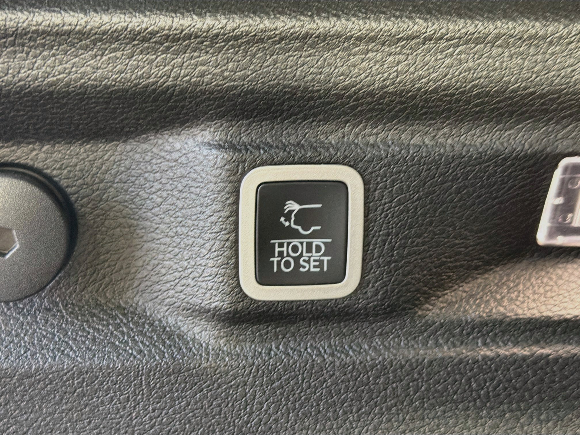 Used 2026 Jeep Grand Cherokee L 2WD image 32
