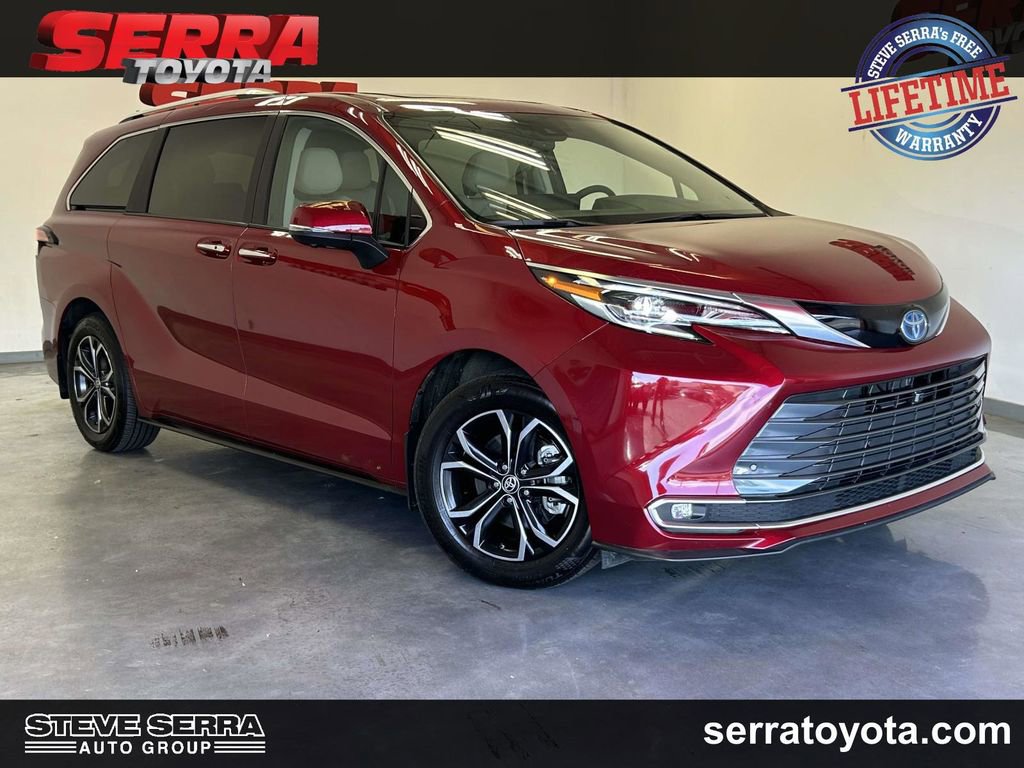 Used 2025 Toyota Sienna Platinum AWD/4WD image 1