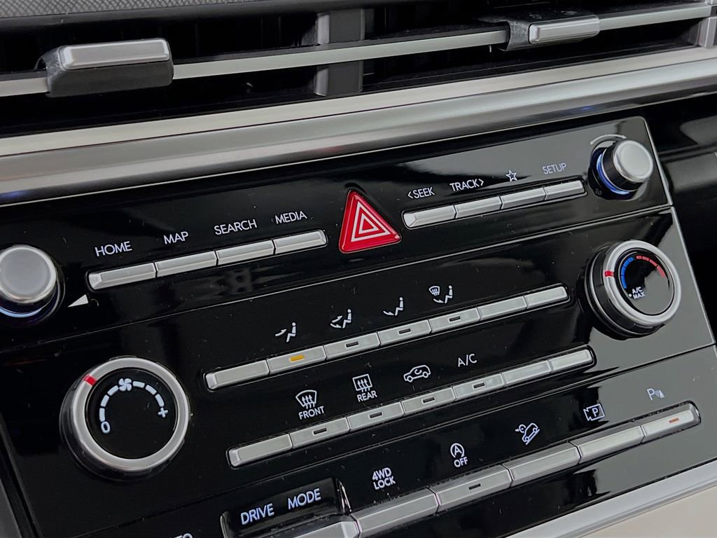 Certified 2025 Hyundai Santa Fe SE image 14