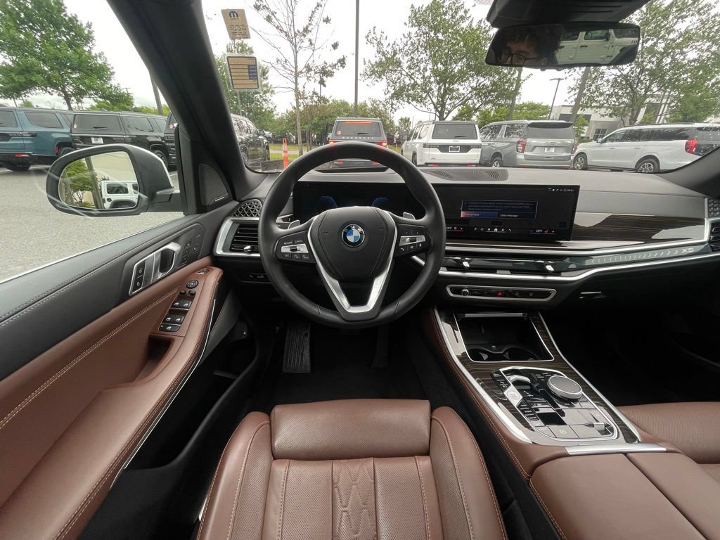 Used 2025 BMW X5 xDrive50e AWD/4WD image 24