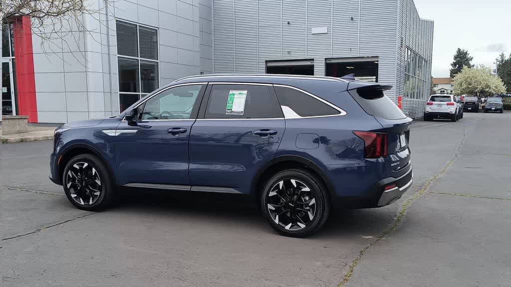 Used 2025 Kia Sorento EX w/ Panoramic Sunroof Package AWD/4WD image 6