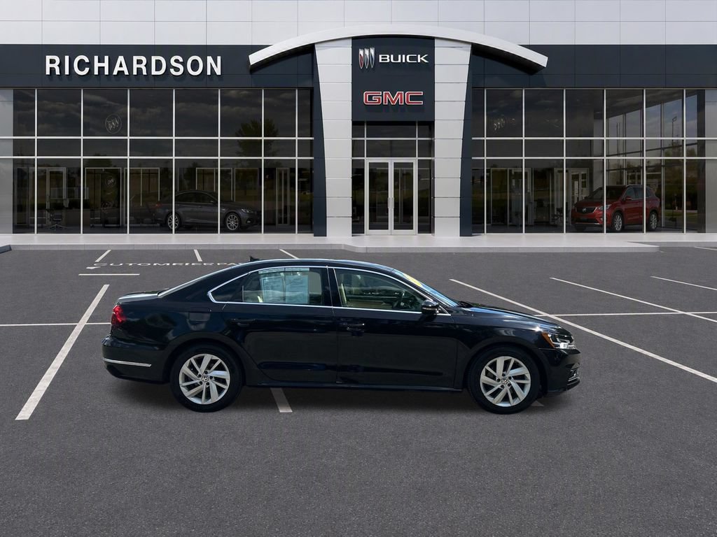 Used 2018 Volkswagen Passat 2.0T SE FWD image 7