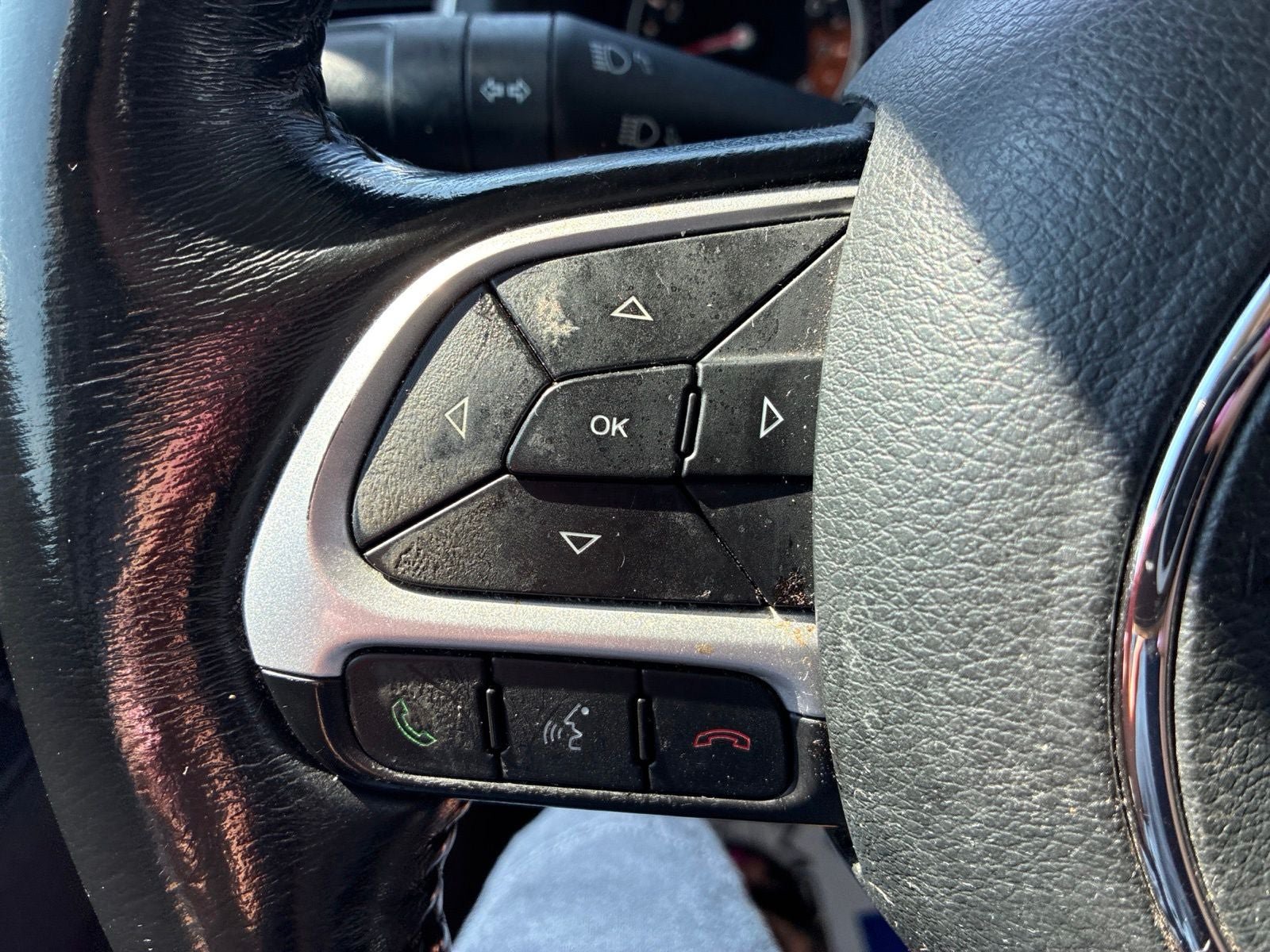 Used 2018 Jeep Renegade Latitude w/ Cold Weather Group AWD/4WD image 24