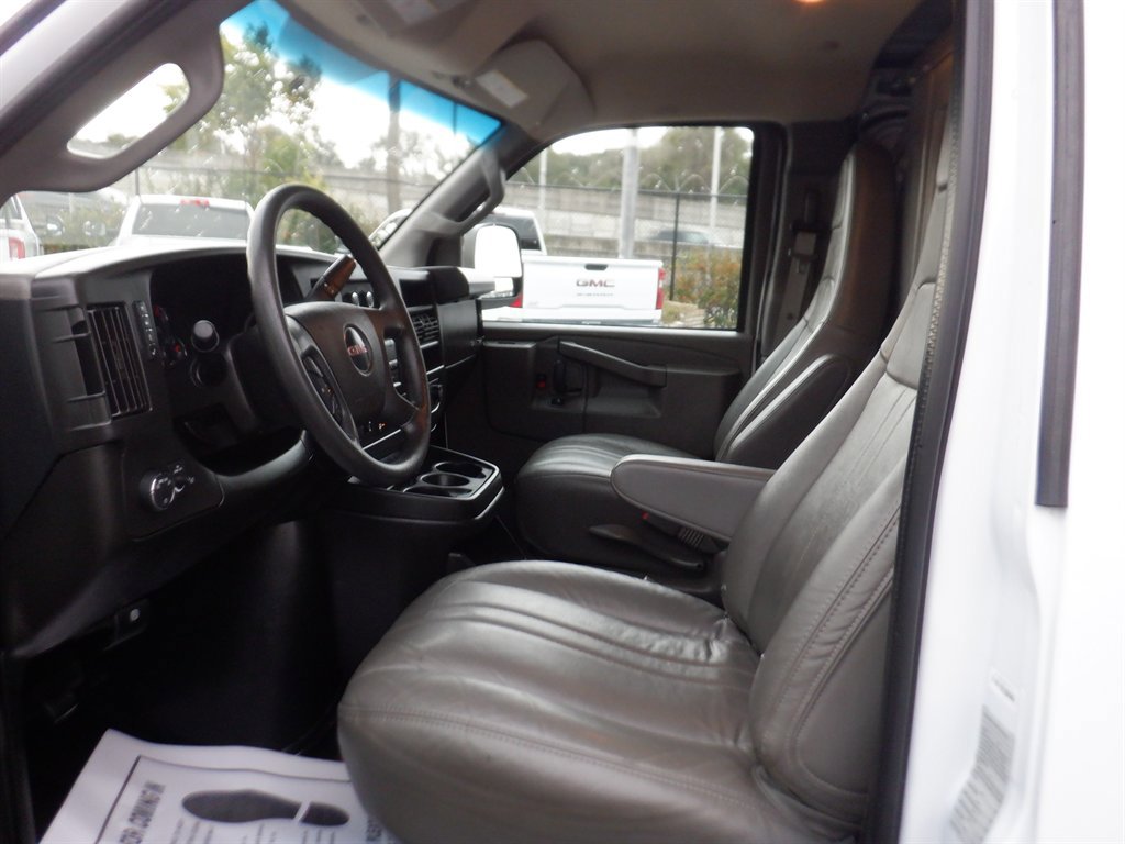 Used 2023 GMC Savana 2500 w/ Driver Convenience Package image 10