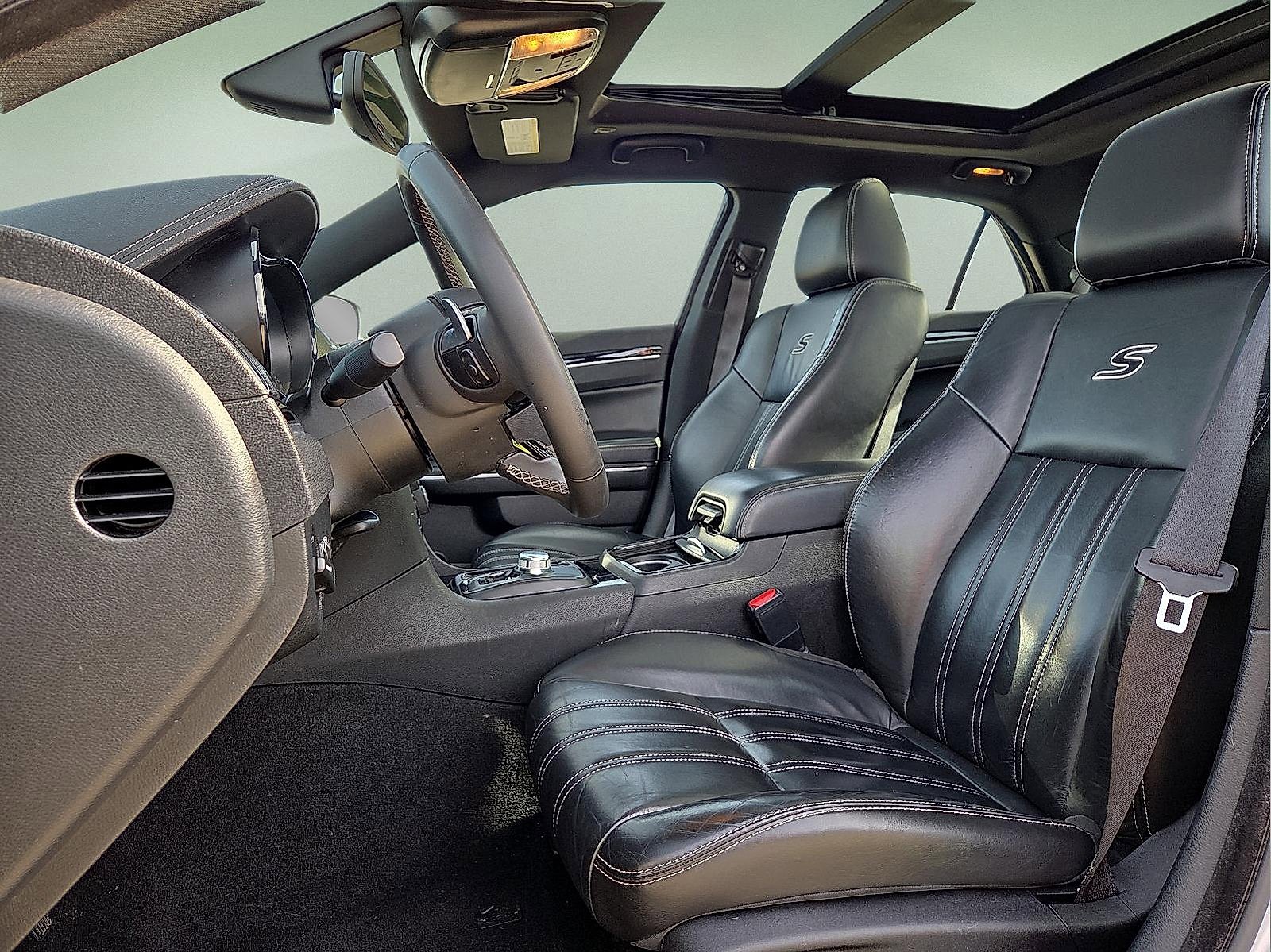 Used 2023 Chrysler 300 S image 14