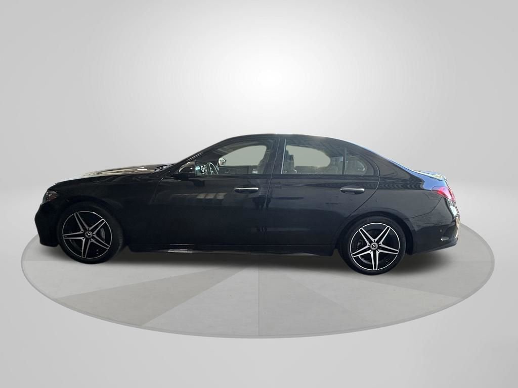 Used 2025 Mercedes-Benz C 300 4MATIC Sedan image 4