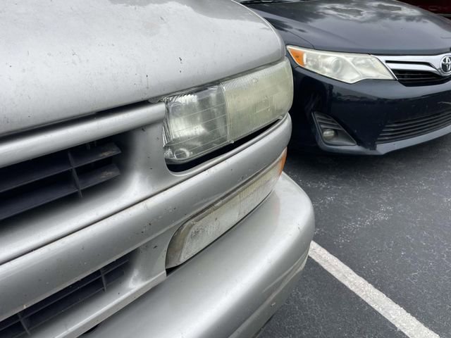 Used 2004 Chevrolet Suburban Z71 w/ Preferred Equipment Group AWD/4WD image 5