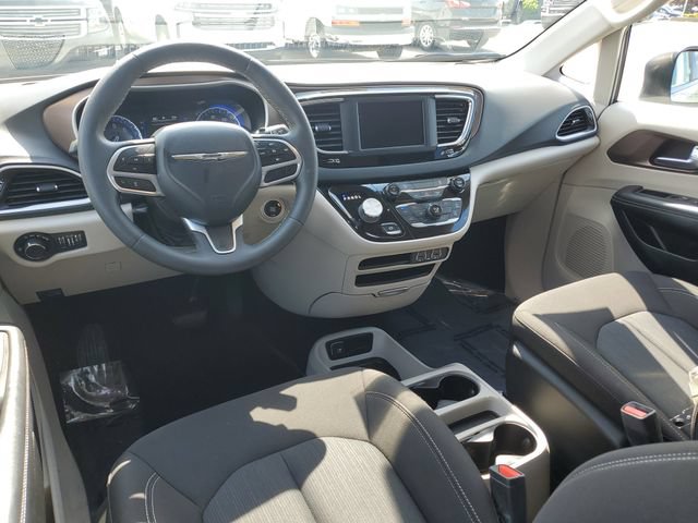 Used 2023 Chrysler Voyager LX FWD image 11