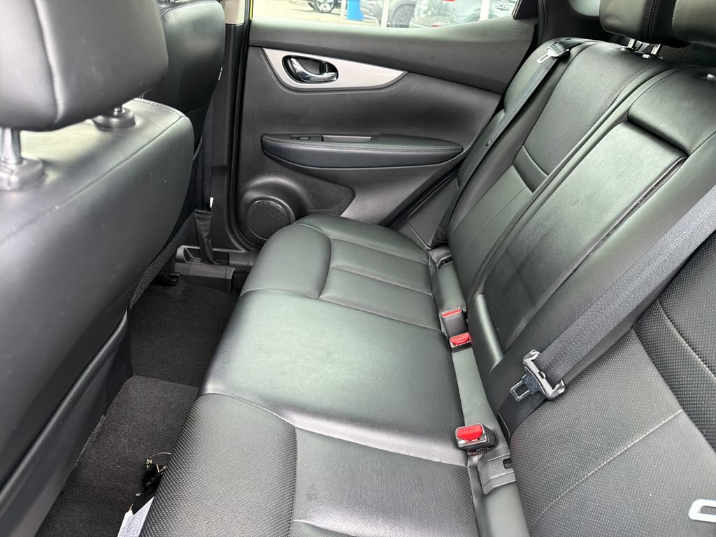 Used 2020 Nissan Rogue Sport SL w/ Premium Package FWD image 34