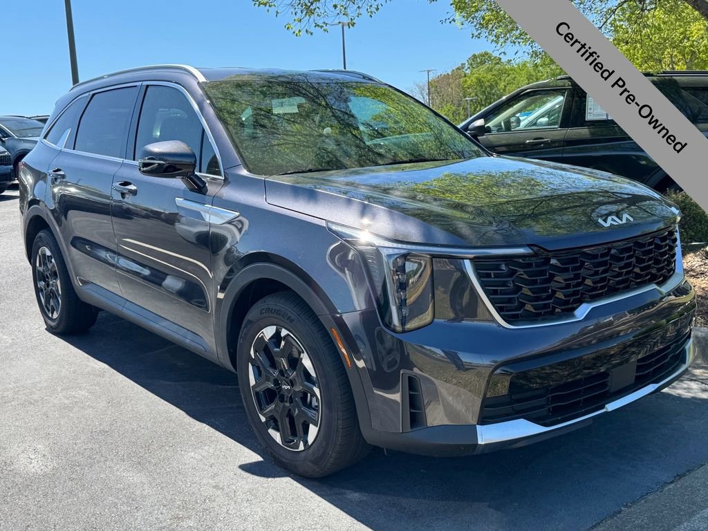 Certified 2025 Kia Sorento S image 1
