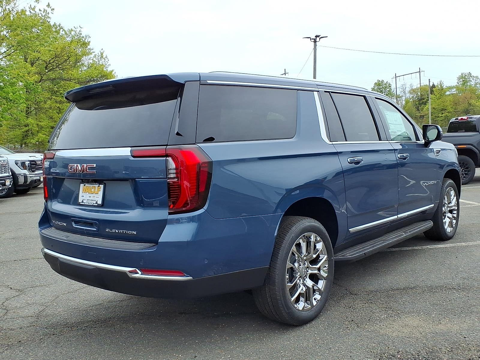 New 2026 GMC Yukon XL Elevation w/ Elevation Premium Package AWD/4WD image 6