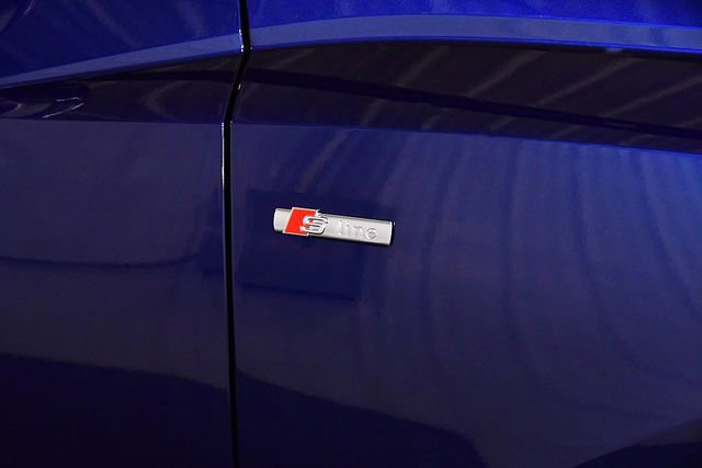 Used 2025 Audi Q3 2.0T Premium image 11