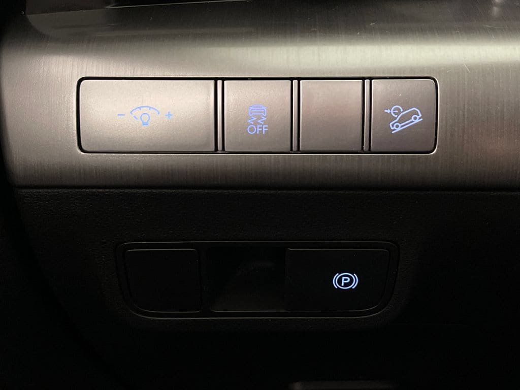 Certified 2024 Hyundai Kona SEL FWD image 30