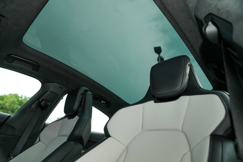 New 2026 Porsche Taycan GTS AWD/4WD image 27