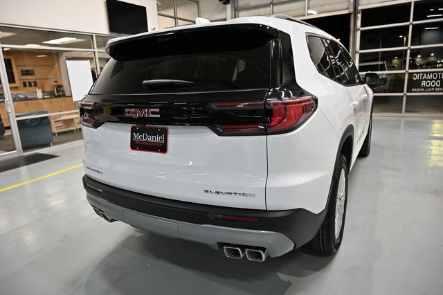 New 2026 GMC Acadia Elevation image 5