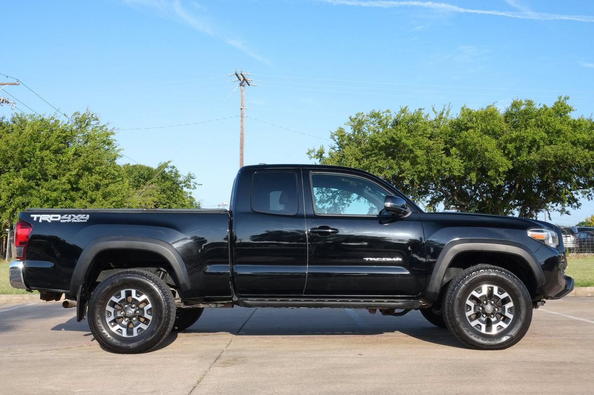 Used 2016 Toyota Tacoma TRD Off-Road AWD/4WD image 14