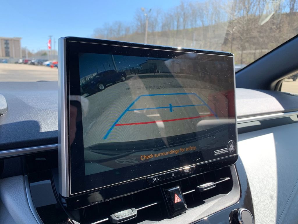 Used 2025 Toyota Corolla SE w/ SE Premium Package image 24