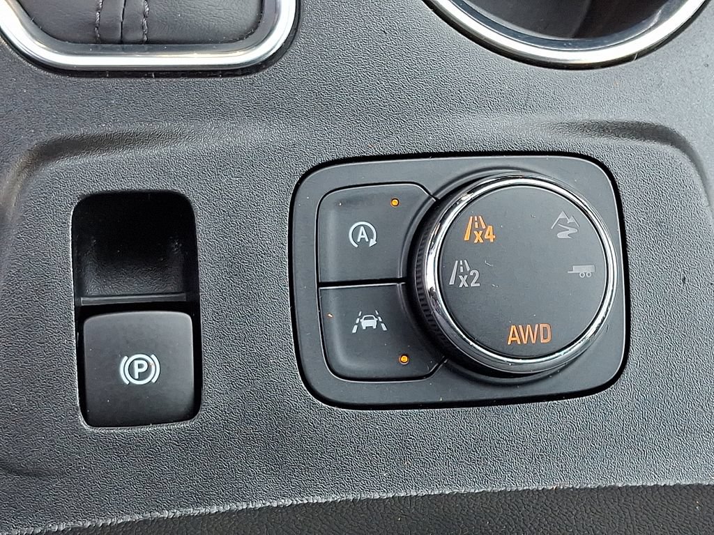 Used 2023 Chevrolet Traverse Premier w/ Redline Edition AWD/4WD image 27