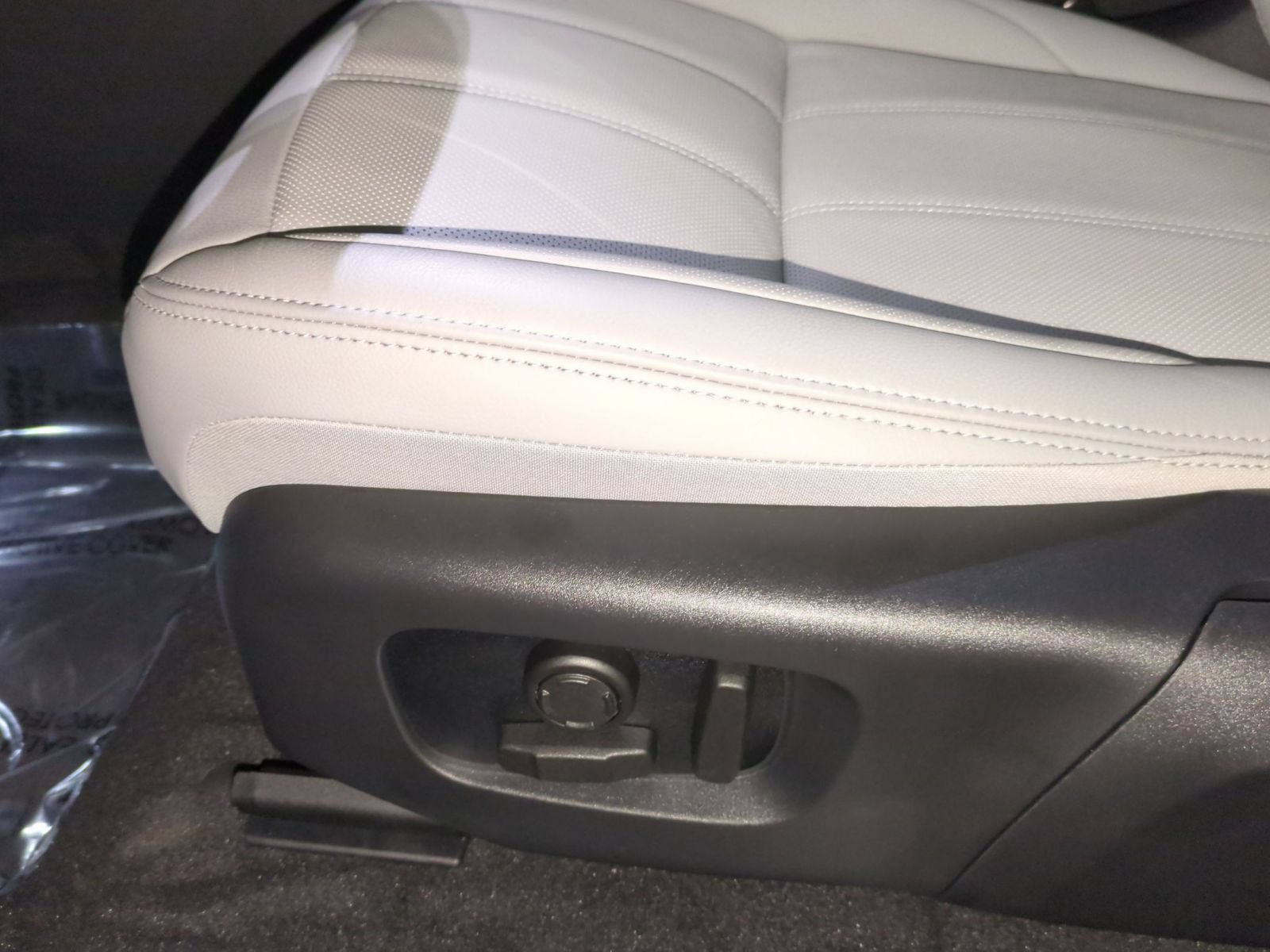 New 2026 Land Rover Range Rover Evoque S AWD/4WD image 14