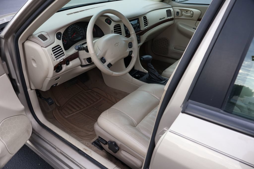 Used 2002 Chevrolet Impala LS w/ Preferred Equipment Group FWD image 13