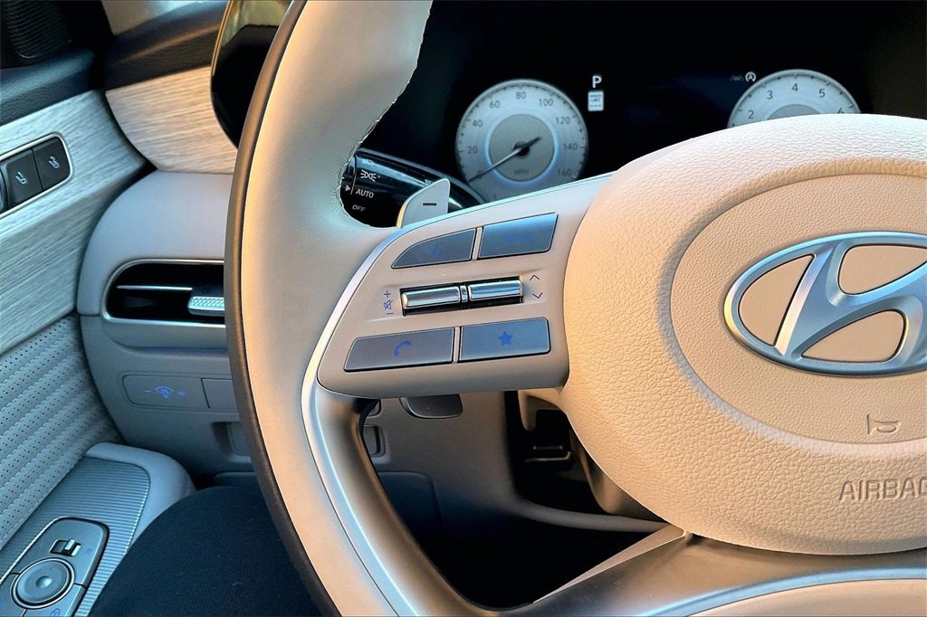 Used 2024 Hyundai Palisade Calligraphy image 11