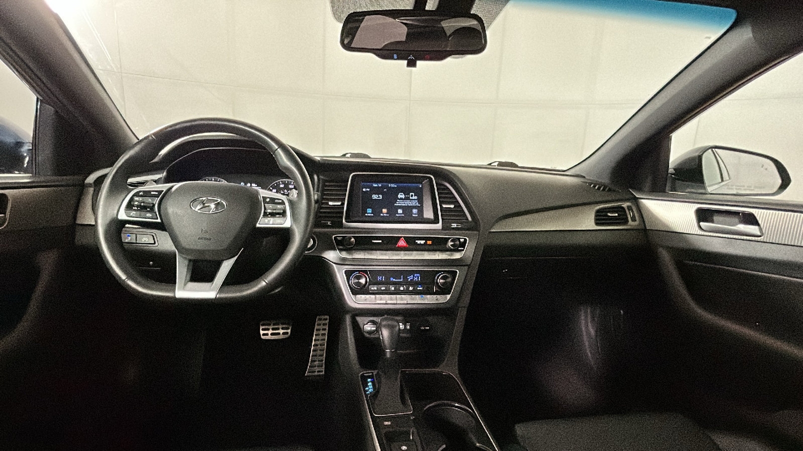 Used 2018 Hyundai Sonata Sport w/ Tech Package 05 FWD image 32