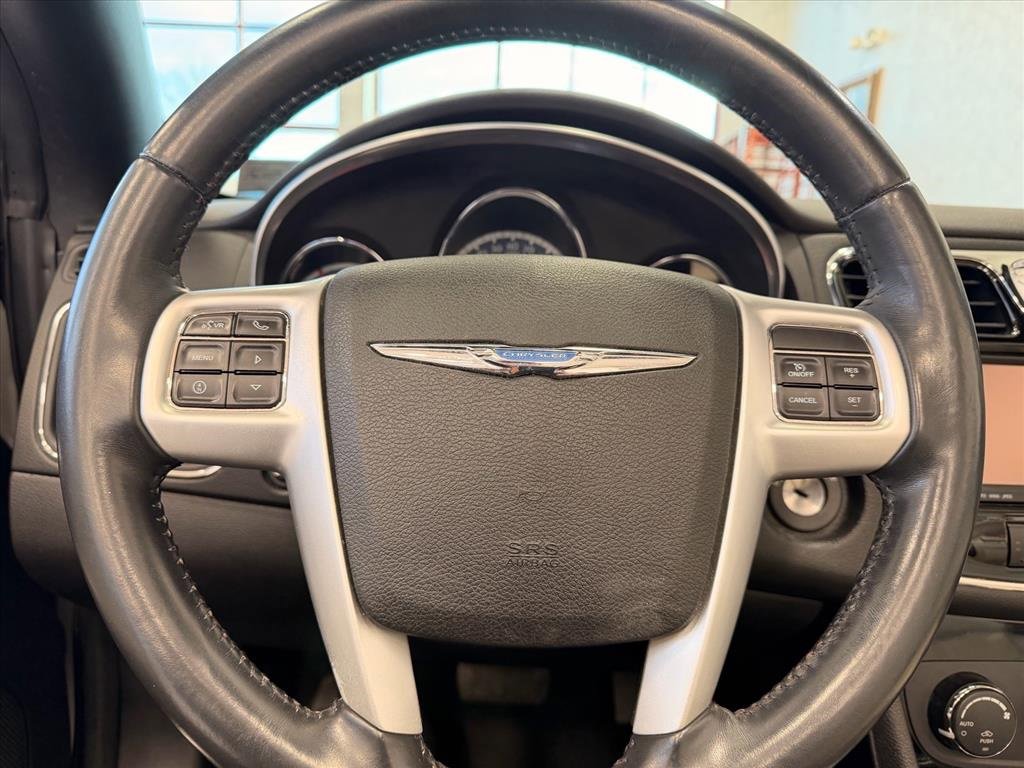 Used 2013 Chrysler 200 Limited image 18