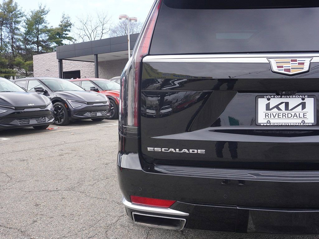Used 2023 Cadillac Escalade ESV Premium Luxury Platinum w/ Heavy-Duty Trailer Package image 20