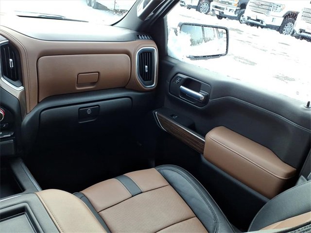 Used 2021 Chevrolet Silverado 1500 High Country w/ Technology Package image 15