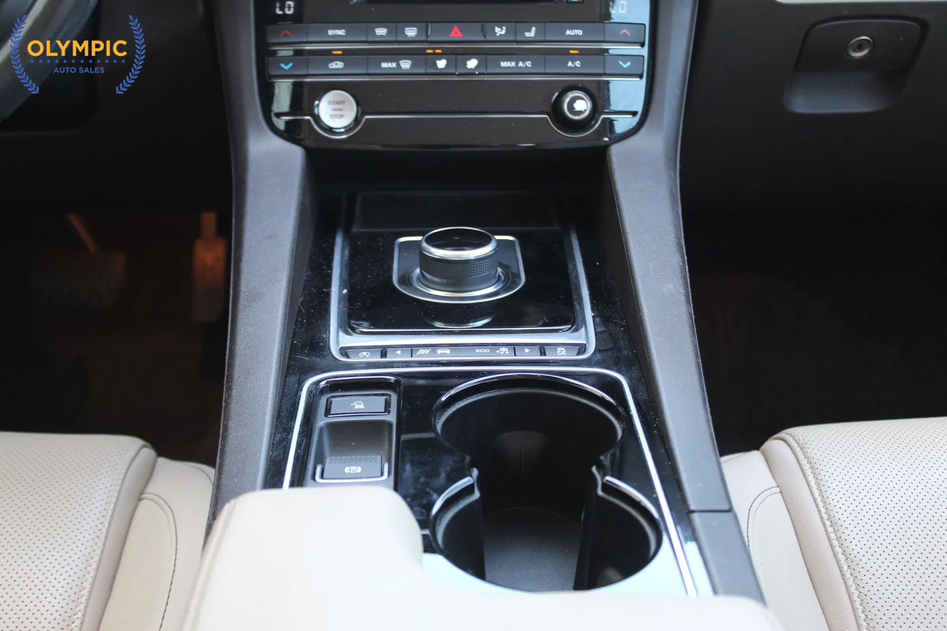 Used 2017 Jaguar F-PACE Prestige AWD/4WD image 25