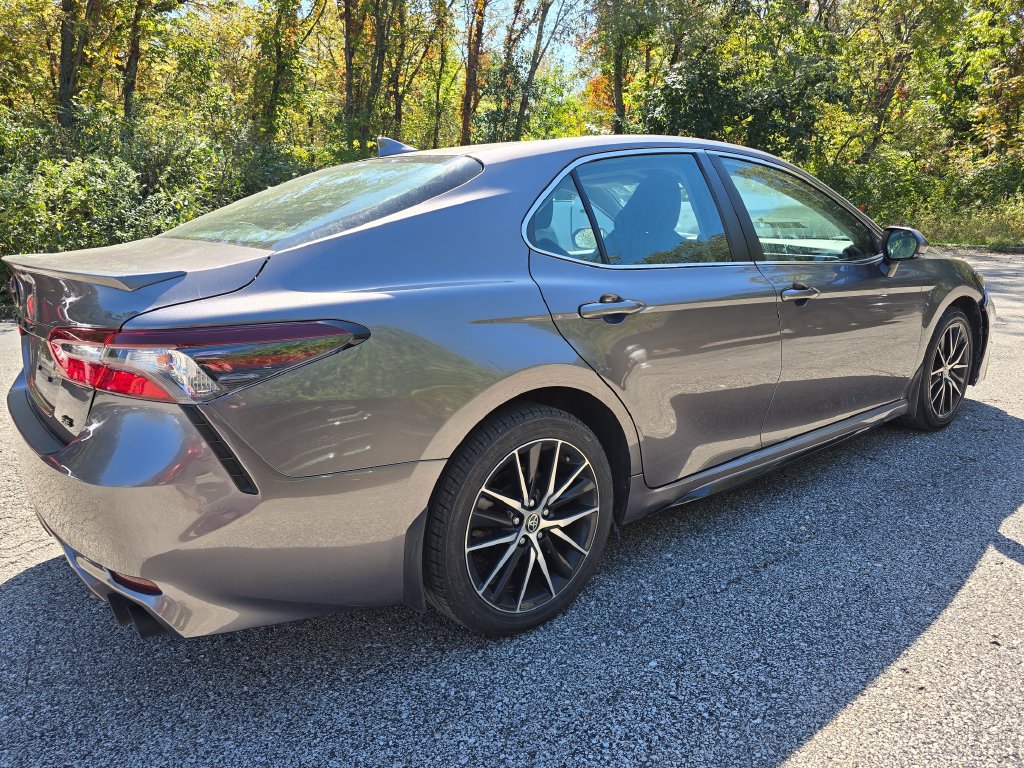Used 2023 Toyota Camry SE FWD image 8