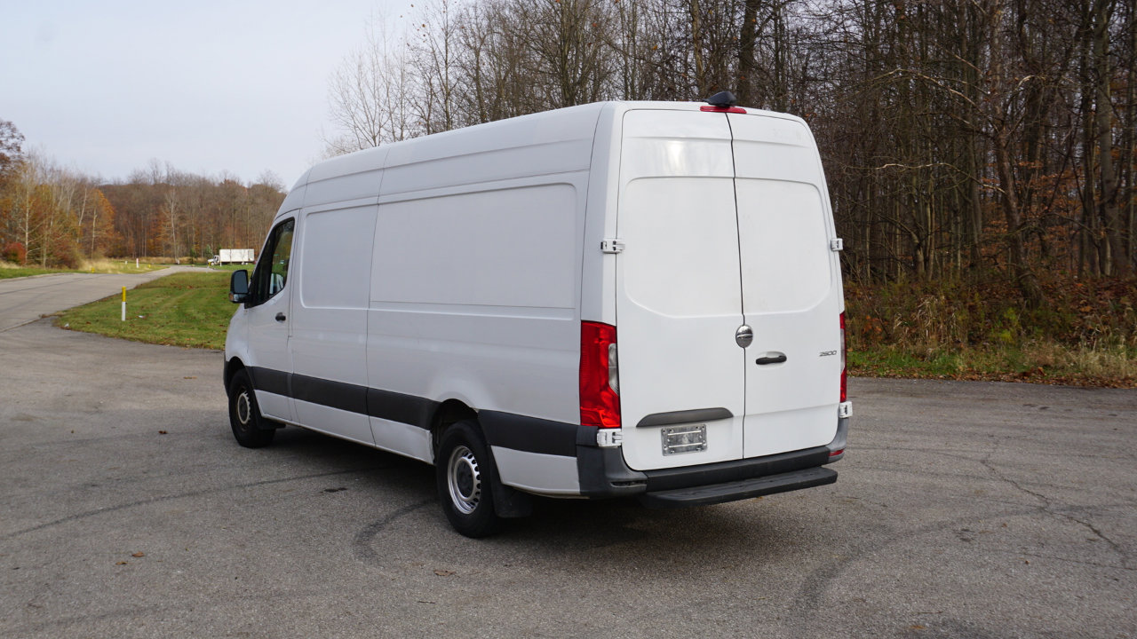 Used 2019 Freightliner Sprinter 170 image 3