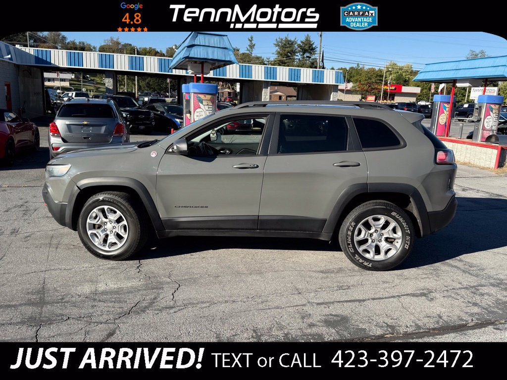 Used 2019 Jeep Cherokee Trailhawk AWD/4WD image 8