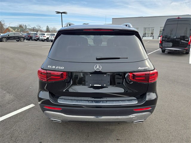 New 2026 Mercedes-Benz GLB 250 4MATIC image 4
