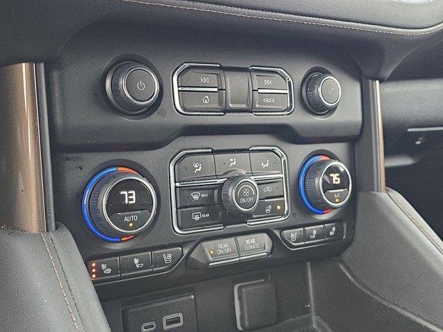Used 2024 Chevrolet Suburban High Country w/ Advanced Technology Package image 29