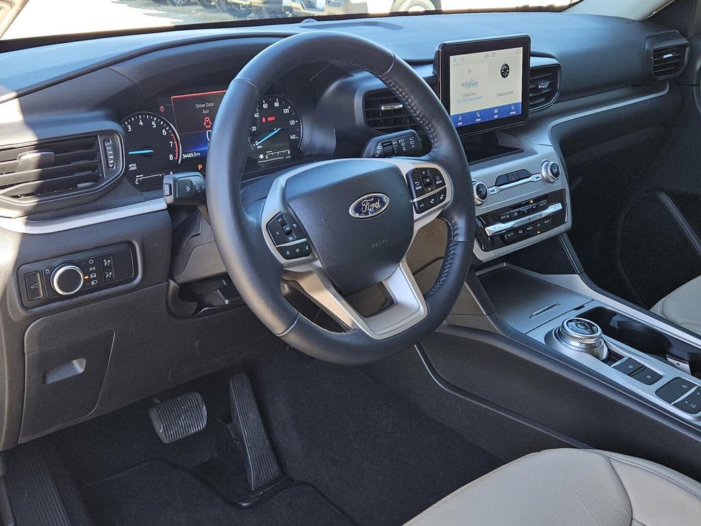 Used 2023 Ford Explorer XLT image 26