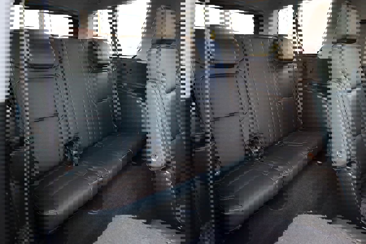 Used 2018 Chevrolet Suburban Premier image 20