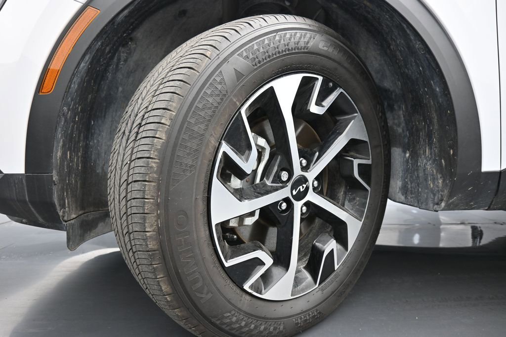 Used 2024 Kia Sportage EX AWD/4WD image 16