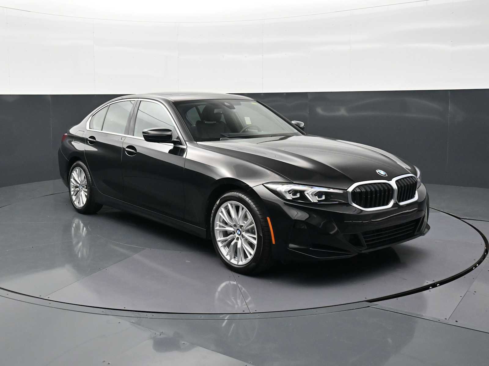 Certified 2024 BMW 330i Sedan w/ Premium Package RWD image 3