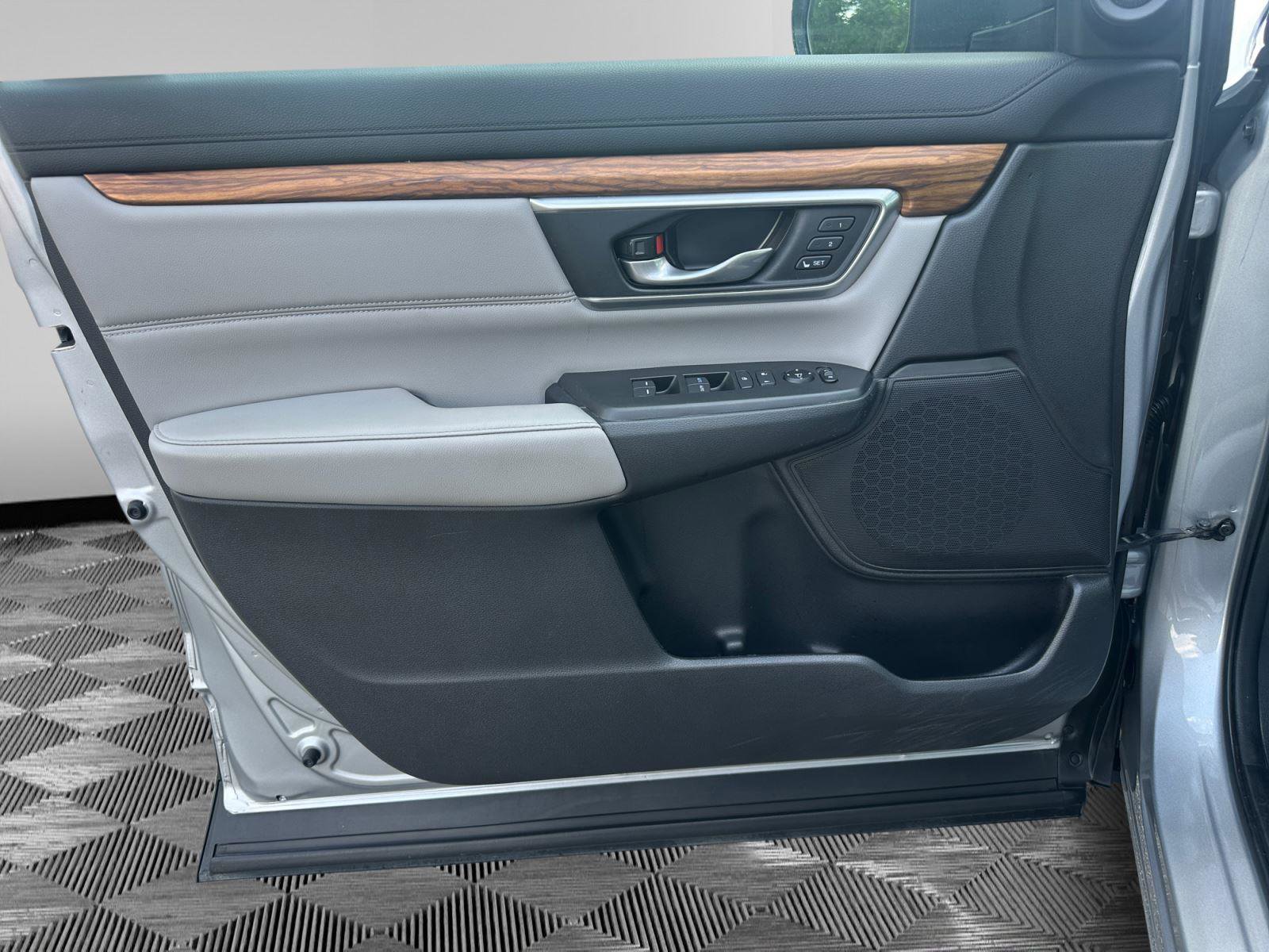 Used 2019 Honda CR-V EX-L image 12