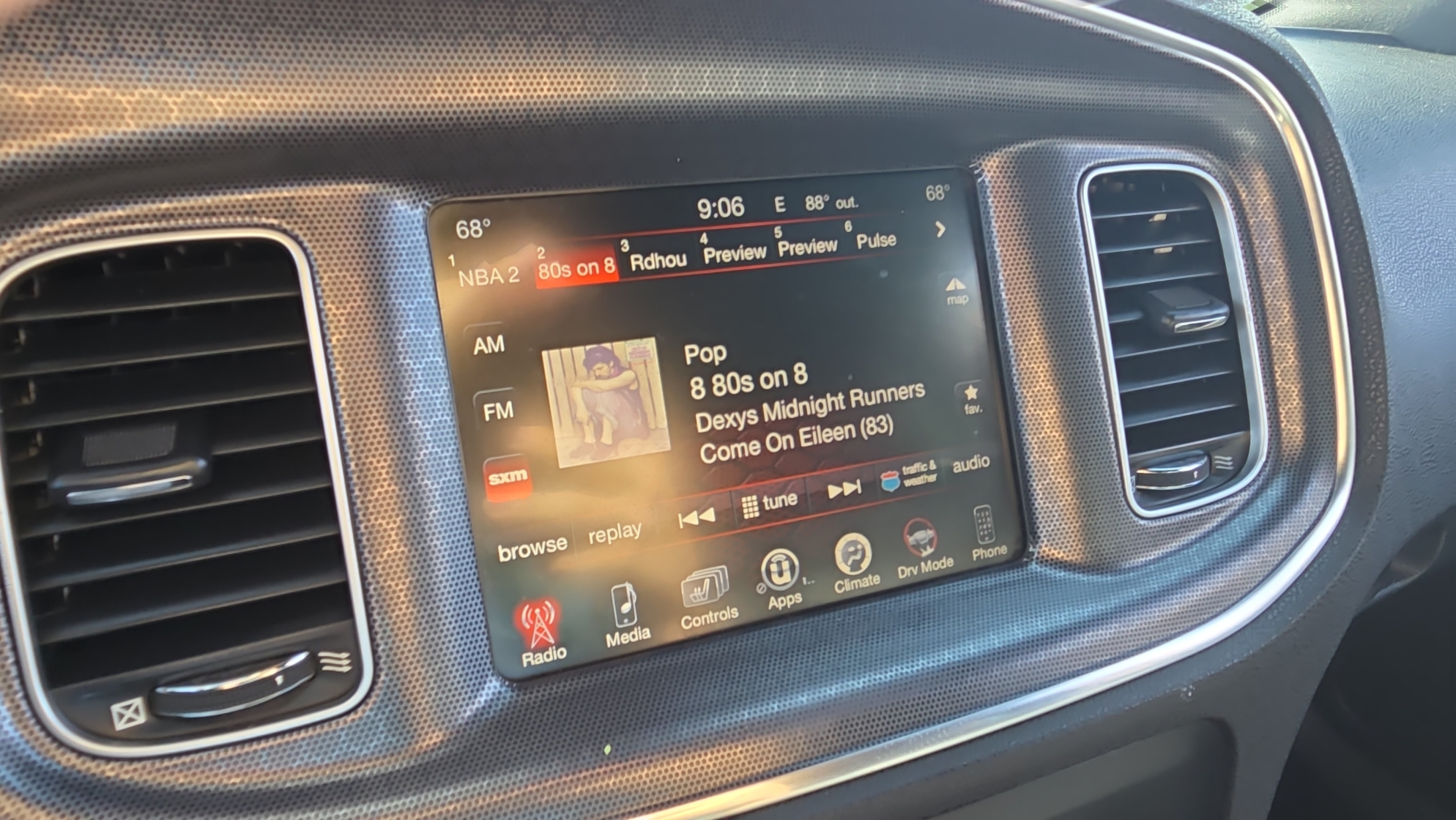 Used 2016 Dodge Charger SRT w/ Harman/Kardon Audio Group RWD image 16